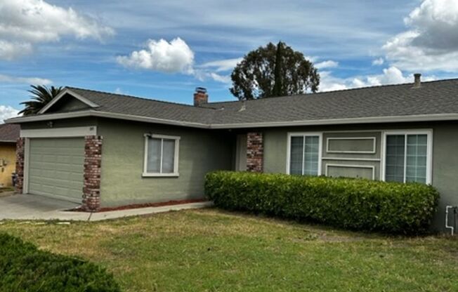 Beautiful 3 bed & 2 bath home in Pittsburg