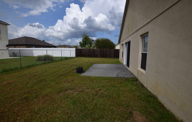 3 Bedroom, 2 Bath Single Family Home For Rent at 662 Basingstoke Ct Kissimmee, FL 34758