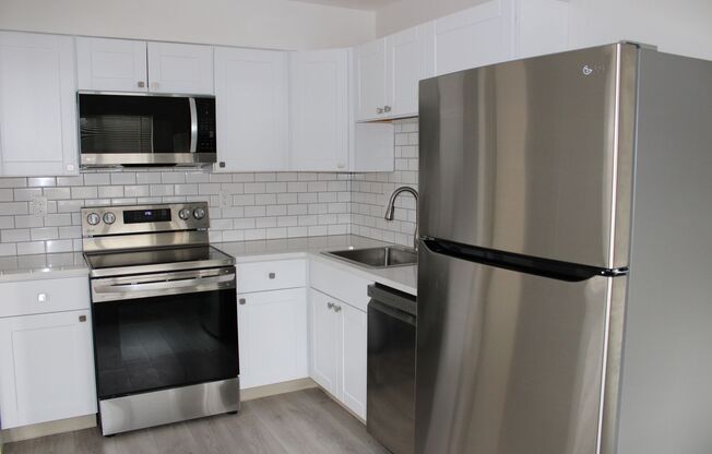 2 beds, 1 bath, $1,750, Unit Apt #1