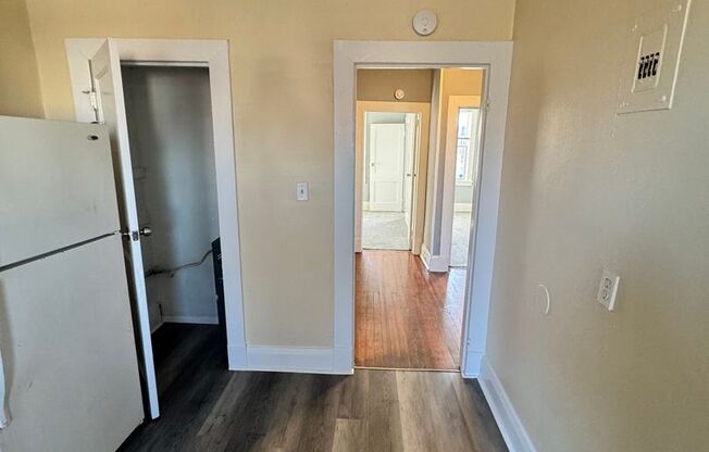 3 beds, 1 bath, $1,400, Unit 2