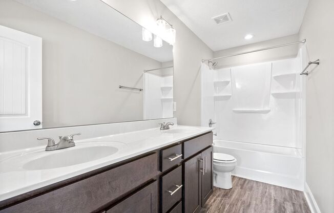 3 beds, 3 baths, $1,425, Unit # 201