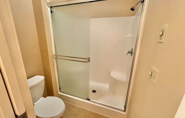 2 beds, 2.5 baths, 1,502 sqft, $1,995, Unit 13