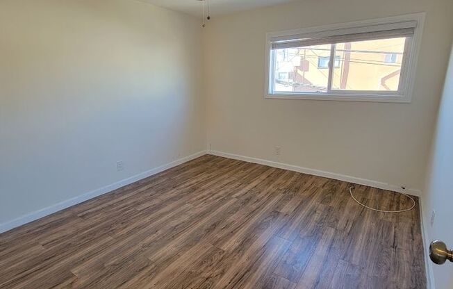 2 beds, 1 bath, $2,800, Unit 1