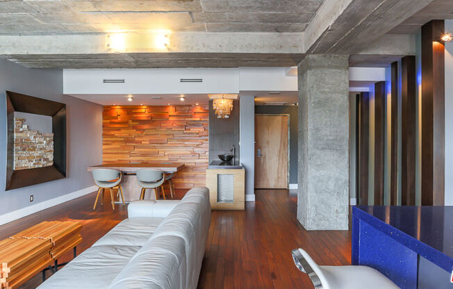 1 bed, 1.5 baths, 1,009 sqft, $3,990, Unit 1112