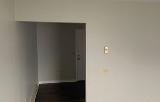 2 beds, 1 bath, 900 sqft, $850, Unit 810