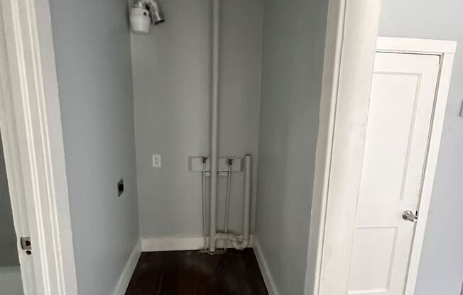 3 beds, 1 bath, 1,038 sqft, $1,175, Unit Unit 1