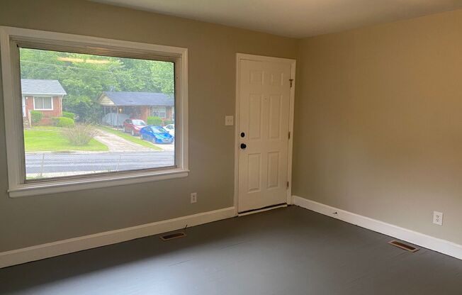 3 Bedroom Brick Ranch in NW Charlotte