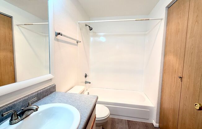 2 beds, 2 baths, 970 sqft, $1,810, Unit M201