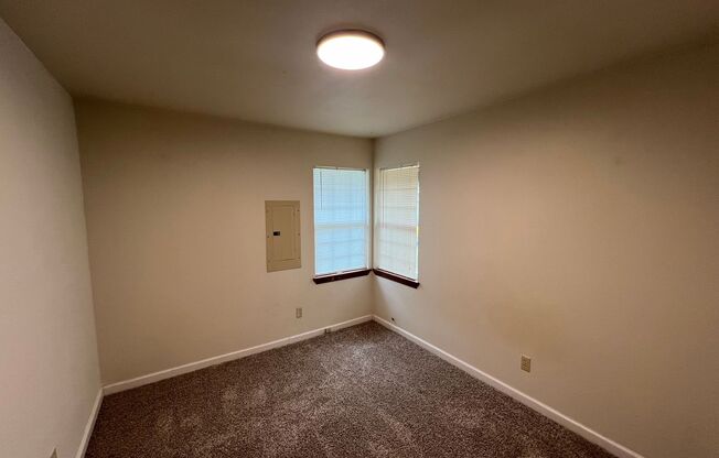 2 beds, 1 bath, $1,200