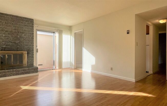 2BD/1BA - Santa Clara Gem: Updated Home Near Apple Campus, Pet-Friendly, Great Location