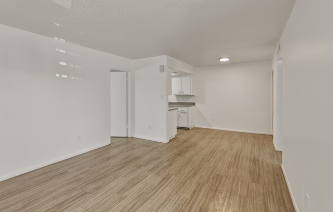 2330 W LONE CACTUS DR