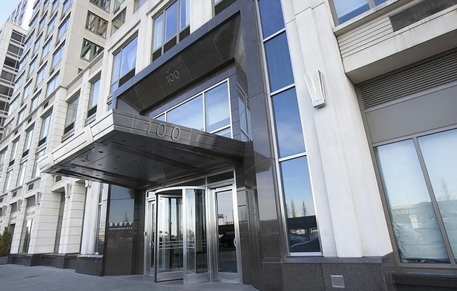 1 bed, 1 bath, 940 sqft, $6,250, Unit 12K