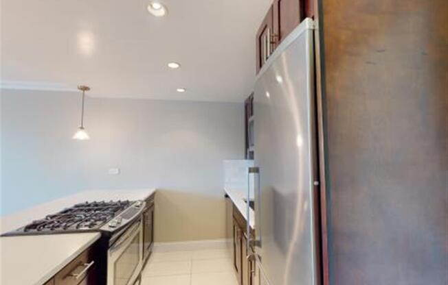 2 beds, 1 bath, $6,395, Unit 19G