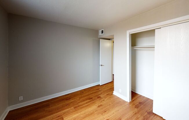 2 beds, 2 baths, 928 sqft, $1,120, Unit 1945 Peoria St #303