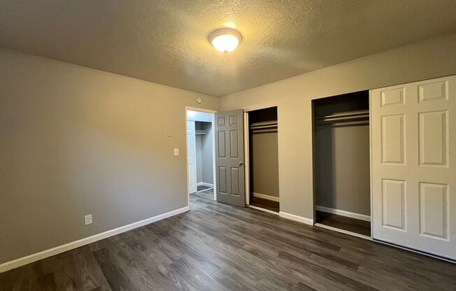 1 bed, 1 bath, 550 sqft, $1,100, Unit 11