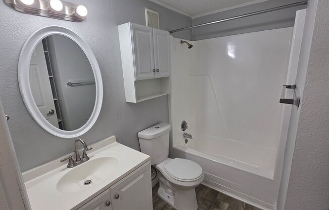 1 bed, 1 bath, 700 sqft, $1,150, Unit Unit 06