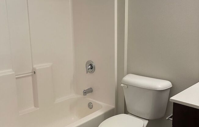 Studio, 1 bath, 261 sqft, $958, Unit 108