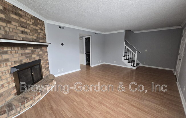 5600 Country Dr