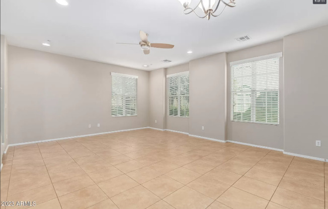 4762 E PORTOLA VLY DR