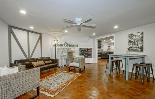 4176 VINCENNES PL