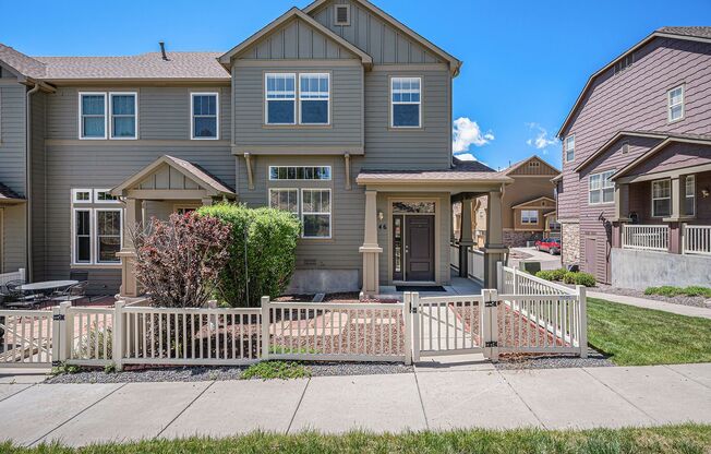 Spacious 3 bedroom in the heart of Castle Rock!