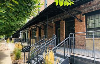 BEAUTIFUL 2 BEDROOM 2 BATH DOWNTOWN SLC HOME IS A MUST SEE!!