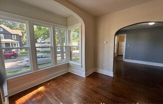 427 S PR AVE