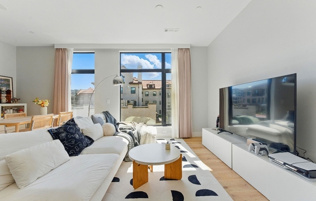 2 beds, 2 baths, 946 sqft, $4,500, Unit 524