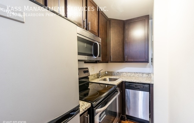 1430 N DEARBORN PKWY