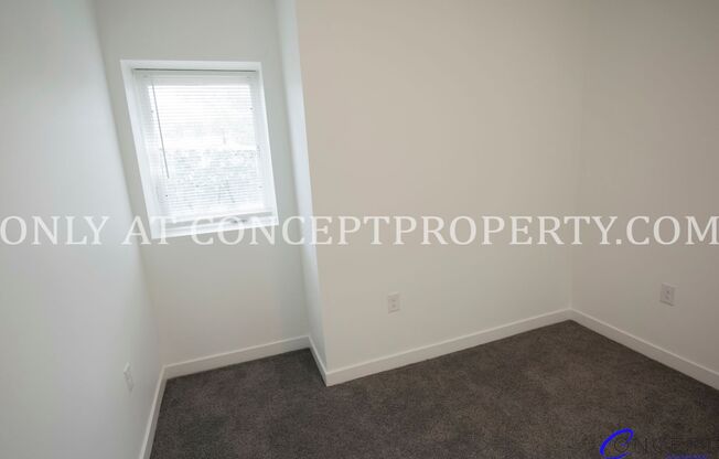 1 bed, 1 bath, 402 sqft, $1,049, Unit 522- (10)
