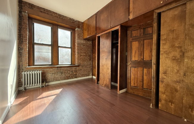 170 E 118 ST