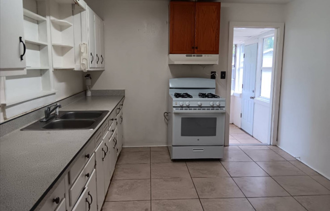 141 WHITE ST