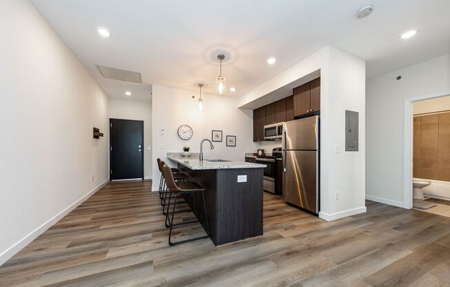 2 beds, 2 baths, 855 sqft, $1,850, Unit 5661 #304 Silverstone