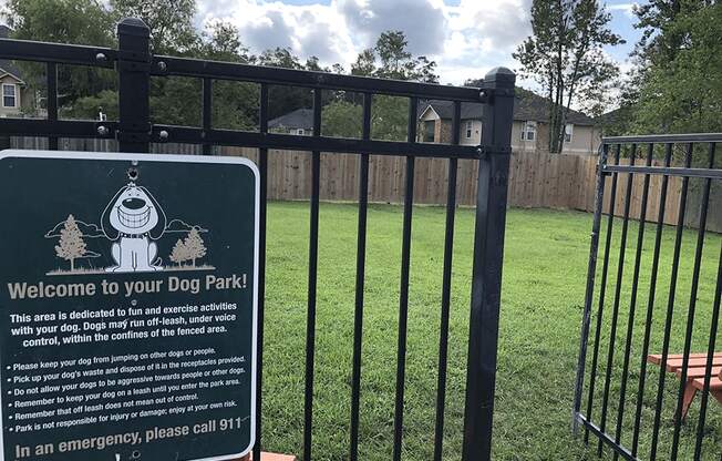 apartments in Denham Springs with dog park