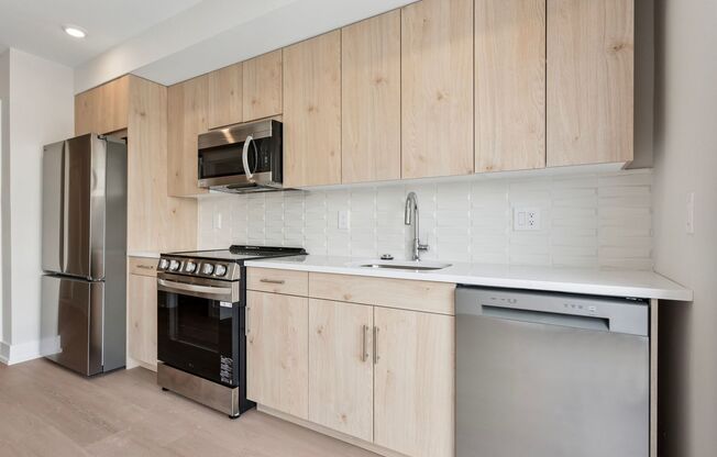 Studio, 1 bath, 398 sqft, $1,555, Unit Unit 734