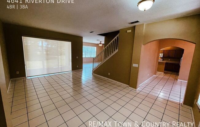 4641 RIVERTON DR