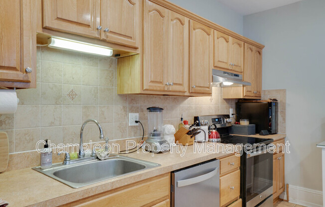 929 N 6 ST