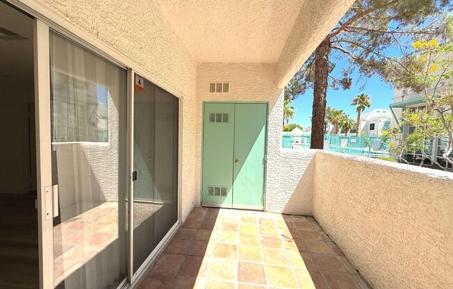 2 beds, 2 baths, $1,400, Unit APARTMENT 1110