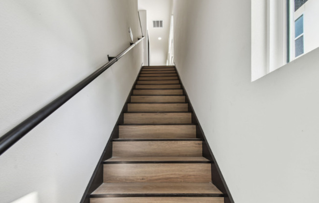 3345 4 AVE S