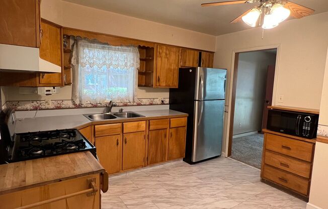 3br/1 bath ranch in Niles