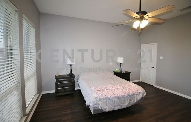 Fantastic 4/2.5/2 Situated on Corner Lot in Midlothian For Rent!