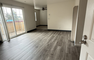 106 E LEWELLING BLVD