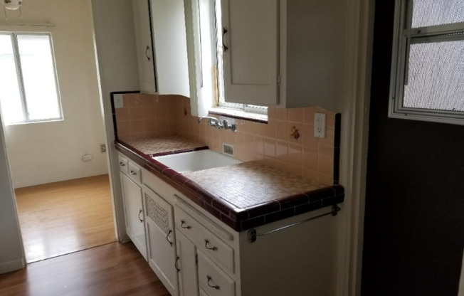 4432 1/2 UTAH ST