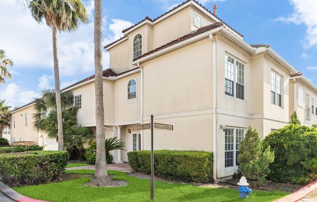 Move-in Ready Sharpstown Area Home for Lease