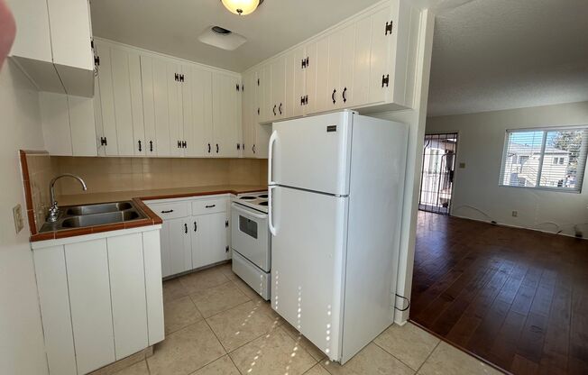 1 Bed, 1 Bath in Central SD! Water/Trash Included