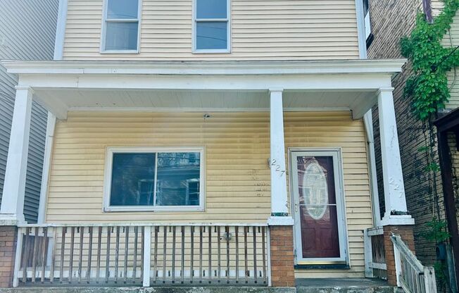2 Bedroom w/large attic space l Housing Voucher Participants Only