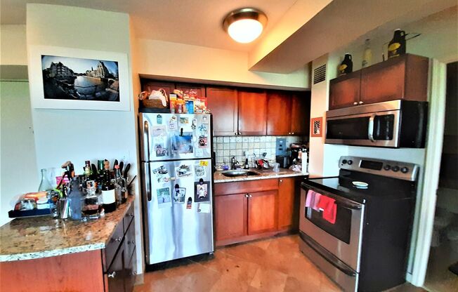 1 bed, 1 bath, 700 sqft, $2,000, Unit 418-0706
