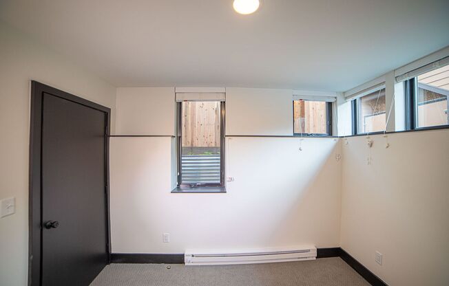 1 bed, 1 bath, 137 sqft, $1,050, Unit B-B02