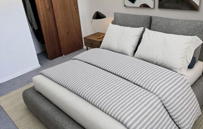 3 beds, 1.5 baths, 1,100 sqft, $1,500, Unit 3237