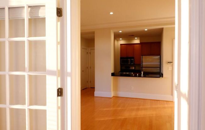 2 beds, 2 baths, 975 sqft, $4,395, Unit 604